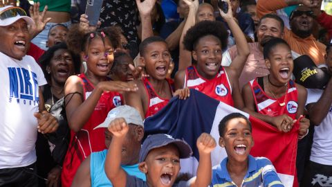 Miles de personas fueron a recibir a los medallistas olímpicos de República Dominicana.