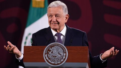 Fotografía cedida este miércoles por la Presidencia de México del mandatario, Andrés Manuel López Obrador, durante una conferencia de prensa este miércoles en el Palacio Nacional de Ciudad de México (México).