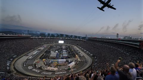 MLB anunció juego en la histórica pista Bristol Motor Speedway de NASCAR