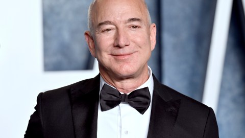 Jeff Bezos podría meterse en el mundo de los deportes.