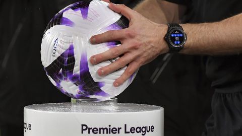 Balón de la Premier League en la previa de un partido entre el Sheffield United y el Arsenal.