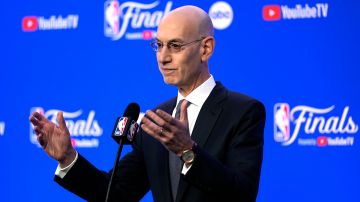 Adam Silver comisionado de la NBA.