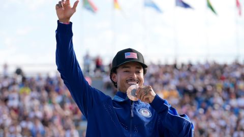 Nyjah Huston se colgó la medalla de bronce en skateboarding.