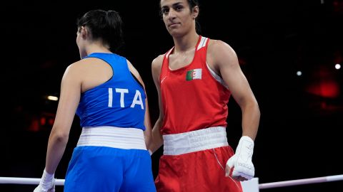 Combate entre Imane Khelif y Angela Carini en los Juegos Olímpicos de París 2024.