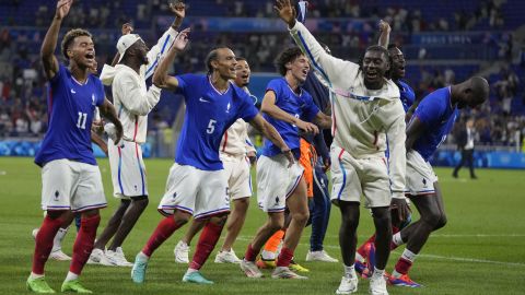 Francia busca imponer su localía ante España en el fútbol masculino de París 2024