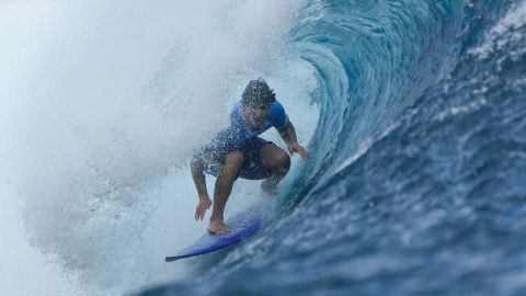 Brasileño Gabriel Medina consigue la medalla de bronce en el Surf de París 2024