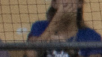 Freddie Freeman recibido con gran ovación tras ausentarse por la enfermedad de su hijo