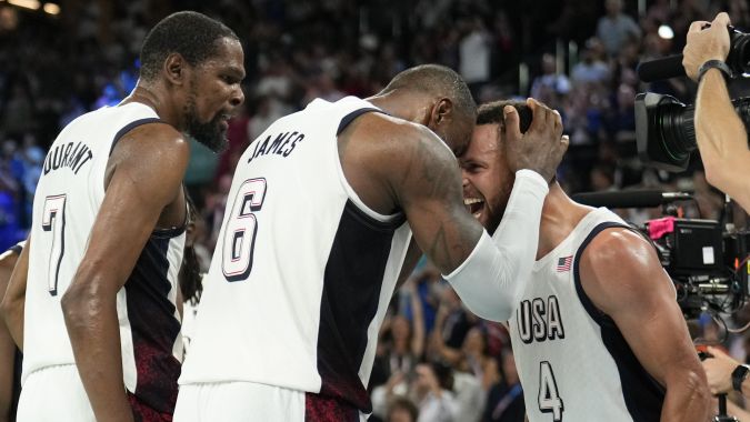 EEUU remontó desventaja de 17 puntos ante Serbia para meterse en la final del baloncesto en París 2024