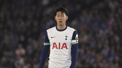 Son Heung-min durante un partido con el Tottenham.