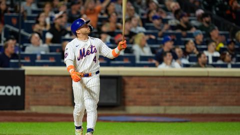 Francisco Álvarez no ocultó su emoción por haber logrado su primer walk-off.