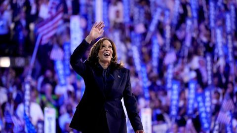 Campaña de Kamala Harris afirma que ha recaudado $540 millones de dólares