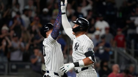 Giancarlo Stanton y Aaron Judge.