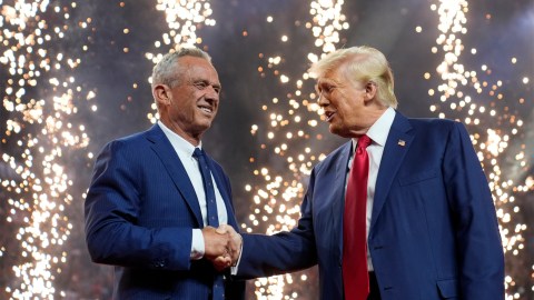 Trump incorpora Kennedy Jr. en su equipo de transición presidencial