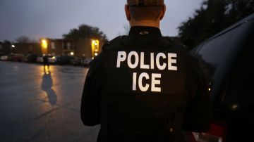 ICE puede realizar redadas en lugares de trabajo para detener a personas que se cree que están en Estados Unidos de manera irregular