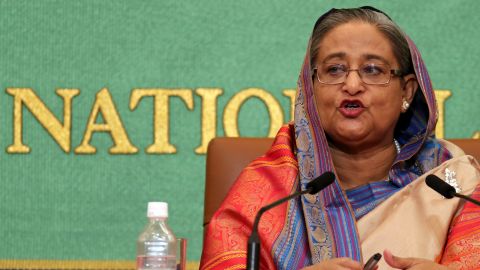 Renuncia primera ministra de Bangladesh