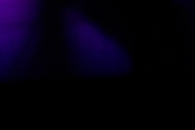 La argelina Imane Khelif reacciona tras derrotar a la italiana Angela Carini en su combate preliminar de boxeo femenino de 66 kg en los Juegos Olímpicos de Verano de 2024, el jueves 1 de agosto de 2024, en París, Francia. (Foto AP/John Locher)