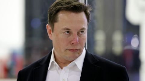 Elon Musk mantiene buena relación con el cineasta al que prestó el dinero.