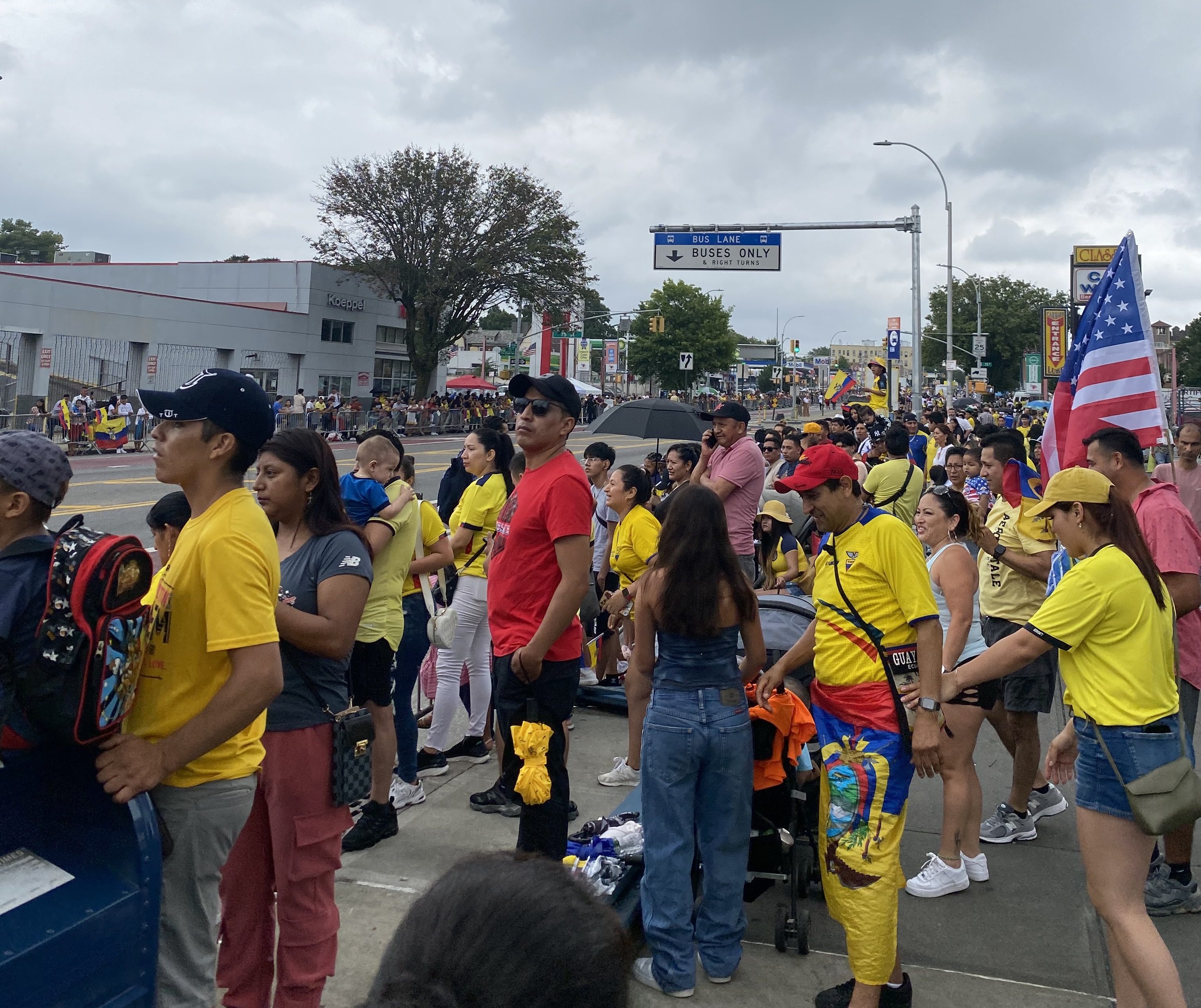 Ecuatorianos Disfrutan Del Desfile En Queens - El Diario Ny