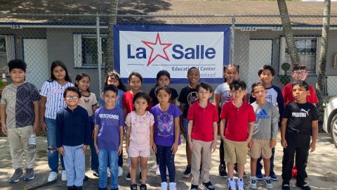 Los pequeños de la escuela K-4 del Centro La Salle en Homestead, Florida. /Brenda Blanton Cortesía Centro La Salle