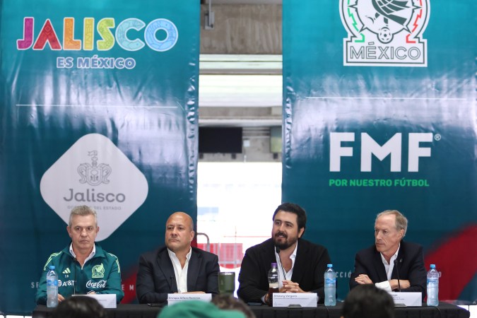 Zapopan, Jalisco, 19 de agosto de 2024. Javier Aguirre, Enrique Alfaro, Amaury Vergara e Ivar Sisniega, durante una conferencia de prensa para anunciar un partido amistoso de la Selección Nacional de México en el estado de Guadalajara, celebrada en el estadio Akron. Foto: Imago7/ Juan Carlos Nuñez Cubeyro