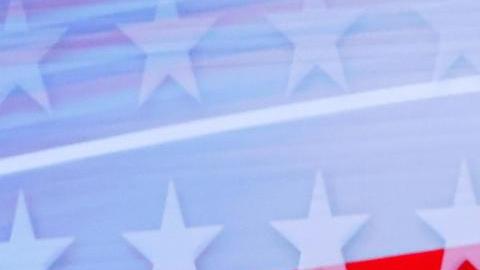 La vicepresidenta de Estados Unidos, Kamala Harris, se dirige a la audiencia en la noche inaugural de la Convención Nacional Demócrata (DNC, por sus siglas en inglés) en el United Center en Chicago, Illinois, EE.UU., el 19 de agosto de 2024.