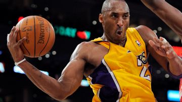 Kobe Bryant durante un encuentro ante 76ers en 2011.