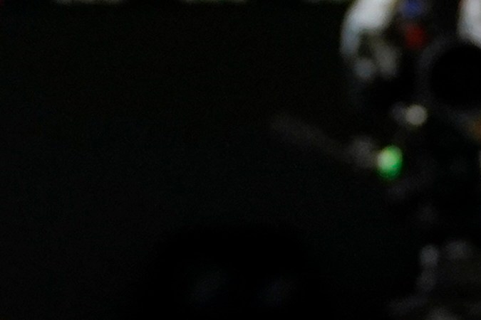 Kylian Mbappé, de Francia, posa para las cámaras después de ser presentado ante los fanáticos como nuevo jugador del Real Madrid en el estadio Santiago Bernabéu en Madrid, el martes 16 de julio de 2024. (Foto AP/Andrea Comas).