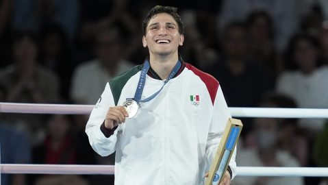 El medallista de plata mexicano Marco Verde.