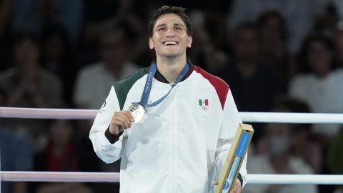 El medallista de plata mexicano Marco Verde.