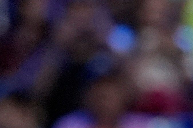 El cubano Mijaín López Núñez y el chileno Yasmani Acosta Fernández compiten durante su final de lucha grecorromana masculina de 130 kg en el Champ-de-Mars Arena durante los Juegos Olímpicos de Verano de 2024 en París, Francia. (Foto AP/Eugene Hoshiko).