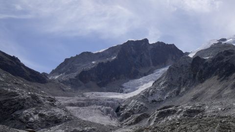 Imagen referencial montaña.