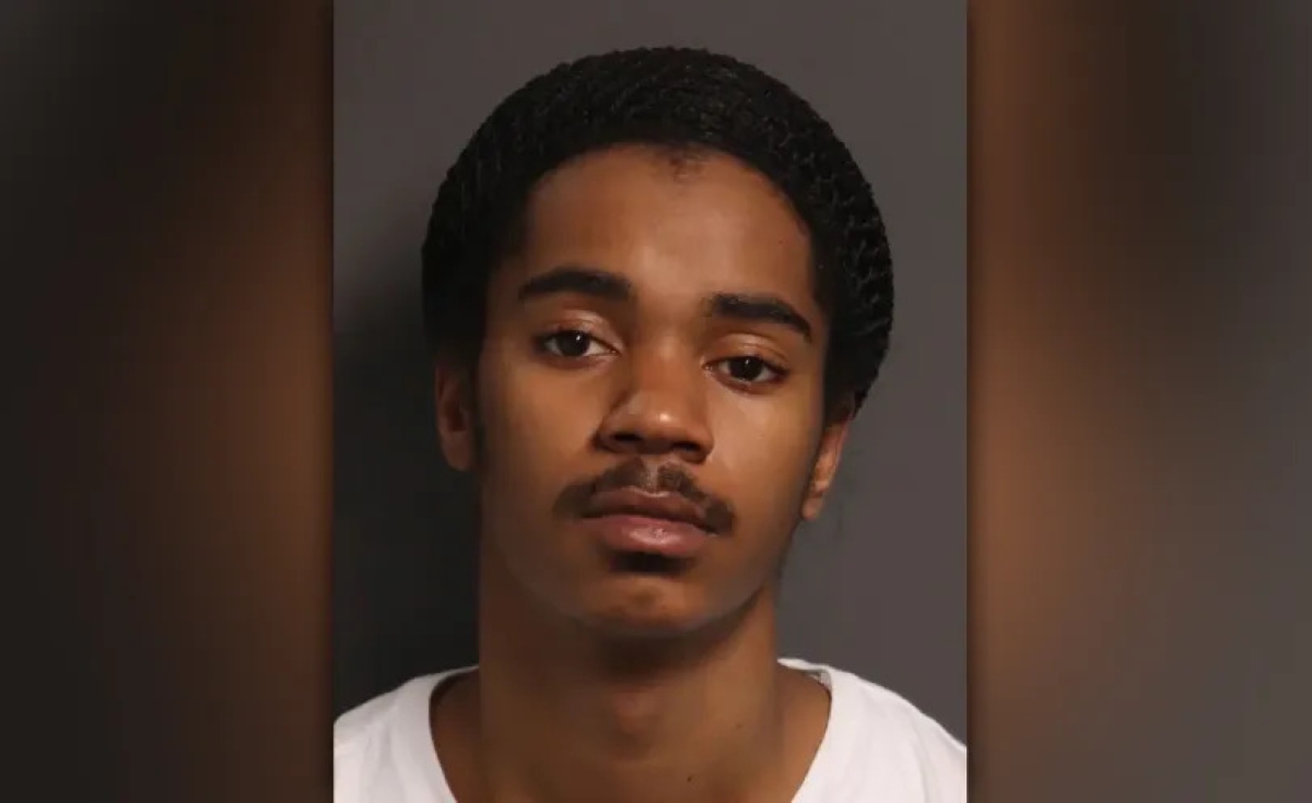 Armed robber charged with attempted murder for shooting two NYPD sergeants