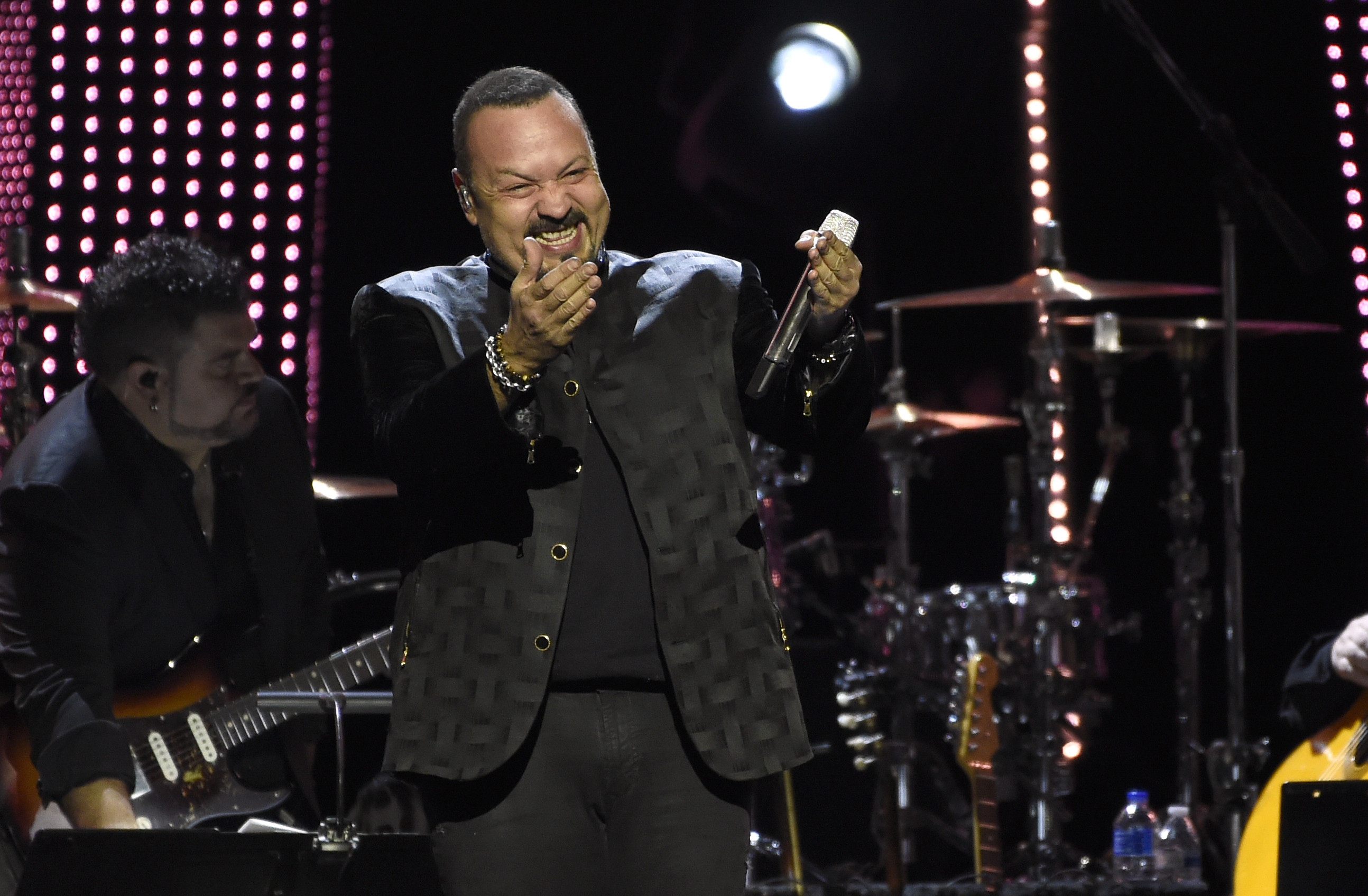 Conoce El Lugar Donde Pepe Aguilar Celebró Su Cumpleaños - El Diario Ny