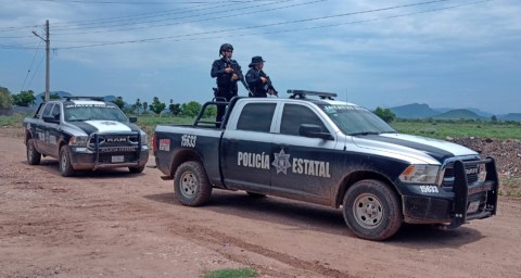 Los migrantes iban en una camioneta que fue baleada por una banda criminal.