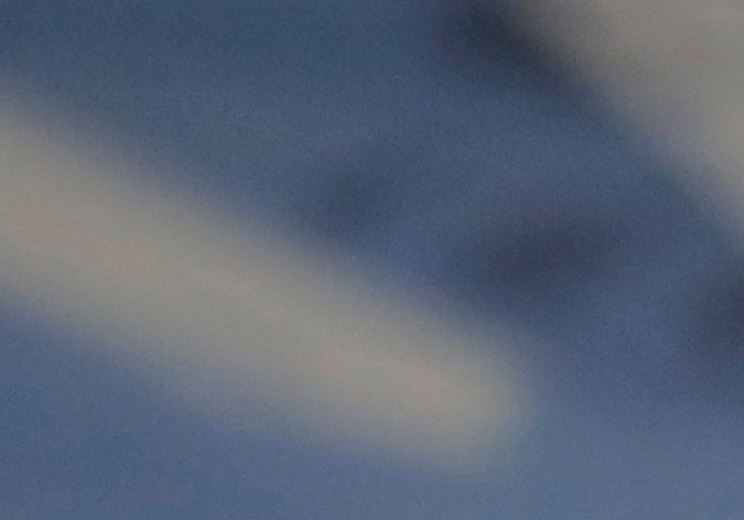 Ruslan Malinovskyi del Atalanta salta por el balón contra Nacho del Real Madrid durante el partido de vuelta de los octavos de final de la Liga de Campeones entre Atalanta y Real Madrid en el estadio Alfredo di Stefano en Madrid, España, el martes 16 de marzo de 2021. (Foto AP/Bernat Armangue)