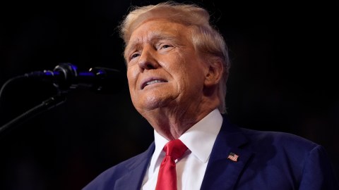 Durante el mitin en Pensilvania, Trump continuó con sus ataques personales contra Harris.