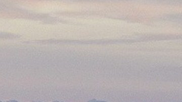 El volcán Dukono de Indonesia hizo erupción, ningún escalador resultó herido de gravedad.