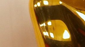 Ariana Grande posando.