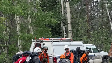 Rescatan a excursionista en una montaña de Colorado al ser abandonado por sus compañeros