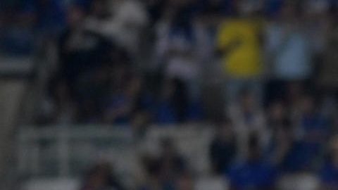 Jugadores de Boca reaccionan este jueves, en el partido de octavos de final de la Copa Sudamericana entre Cruzeiro y Boca Juniors en el estadio Mineirao de Belo Horizonte.