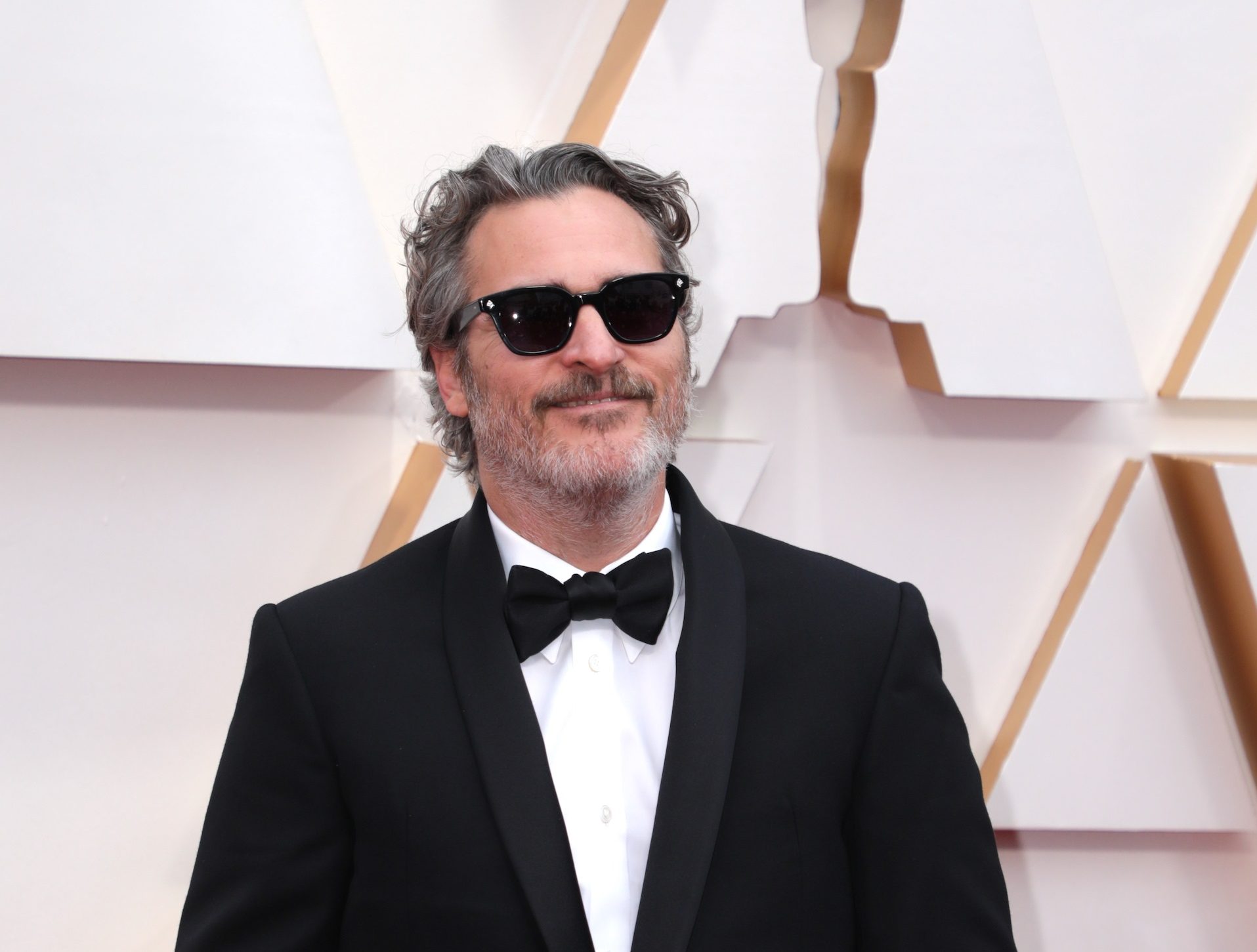 Joaquin Phoenix posando.