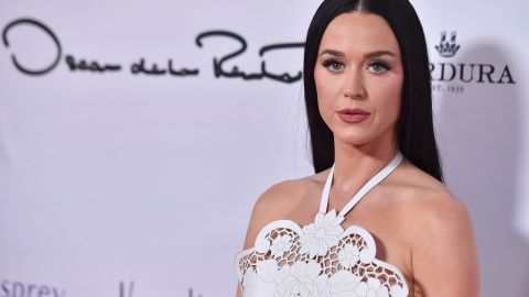 "Lifetimes" se desprende del nuevo álbum de Katy Perry, titulado “143”.