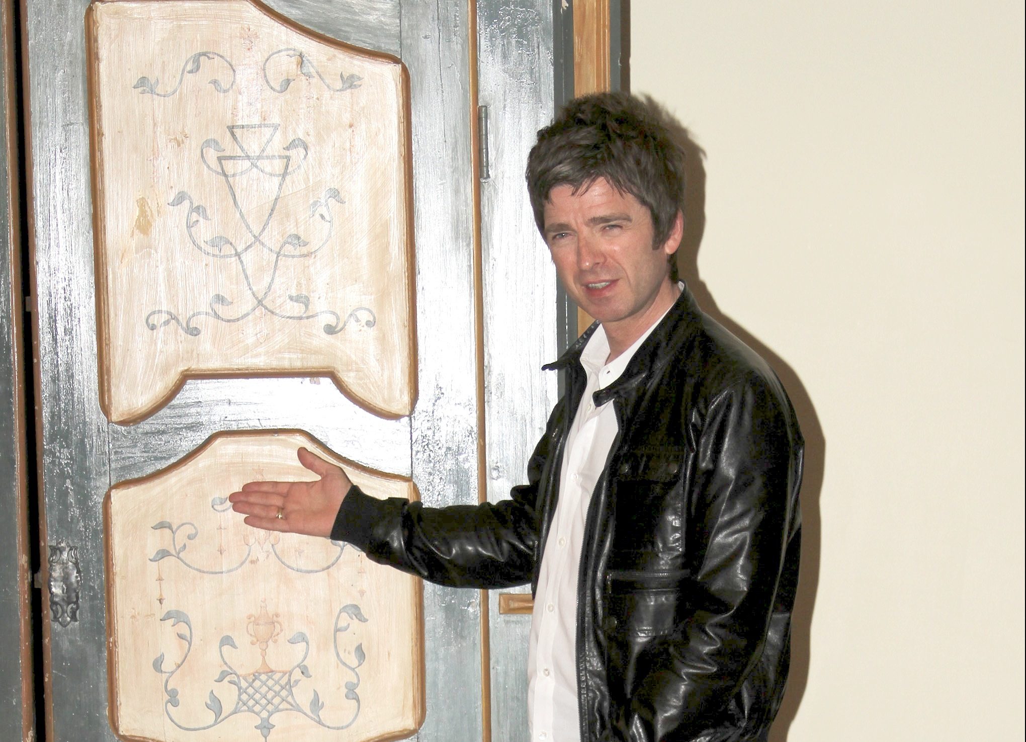 Noel Gallagher posando.