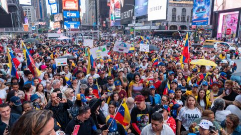 Fotos: así transcurrieron las protestas en EE.UU. contra el fraude en Venezuela