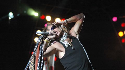 Steven Tyler actuando.