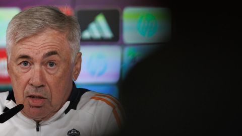 El entrenador del Real Madrid Carlo Ancelotti durante la rueda de prensa posterior al entrenamiento que el equipo ha realizado este viernes en la Ciudad Deportiva de Valdebebas.