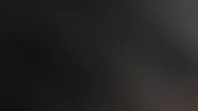 Migrantes venezolanas se maquillan en la Estación Temporal de Recepción Migratoria (ETRM), este jueves en Lajas Blancas en Darién (Panamá).