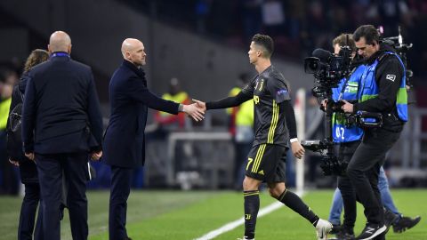 Erik Ten Hag y Cristiano Ronaldo durante un partido Champions League.