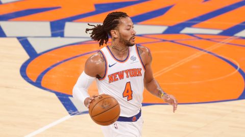 Derrick Rose durante un partido con los New York Knicks.