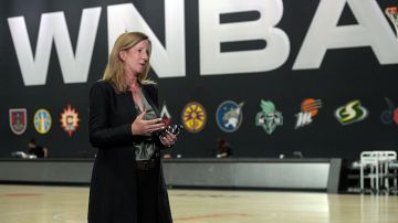 Cathy Engelbert, comisionada de la WNBA, estuvo de acuerdo con la inclusión de la franquicia de Portland.